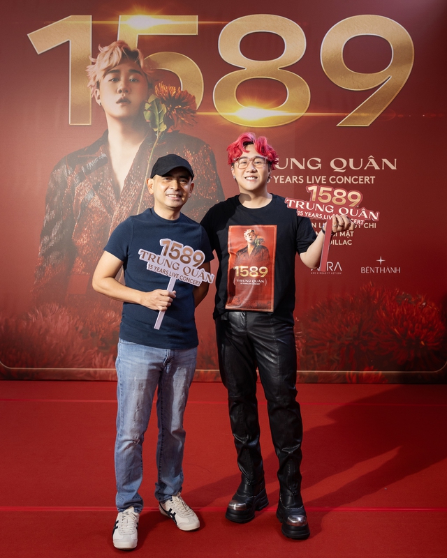 Khác hẳn với Hoàng Thuỳ Linh, Trung Quân Idol hát live ngay tại họp báo concert kỉ niệm 15 năm ca hát - Ảnh 6.