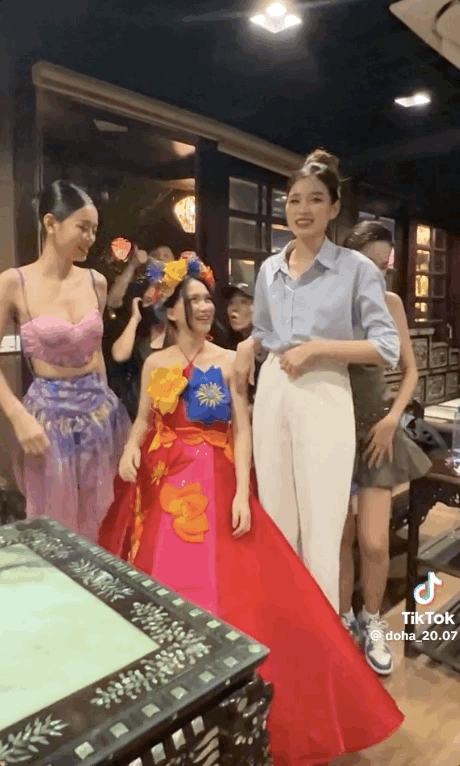 Hoà Minzy lọt thỏm giữa dàn Hoa hậu, Đỗ Hà liền nói 1 câu khiến đàn chị đứng hình - Ảnh 7.