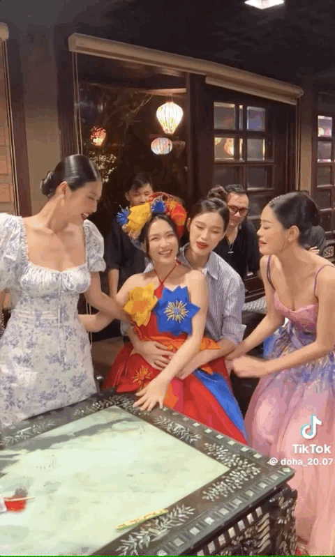 Hoà Minzy lọt thỏm giữa dàn Hoa hậu, Đỗ Hà liền nói 1 câu khiến đàn chị đứng hình - Ảnh 5.