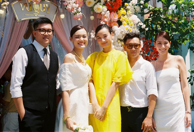 Minh Tú, Võ Hoàng Yến cùng dàn người mẫu đình đám đổ bộ đám cưới của sao nữ Vbiz - Ảnh 9.