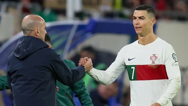 Tuyển Bồ Đào Nha thắng đậm nhất lịch sử khi thiếu Ronaldo, đồng đội lên tiếng bảo vệ CR7 - Ảnh 2.