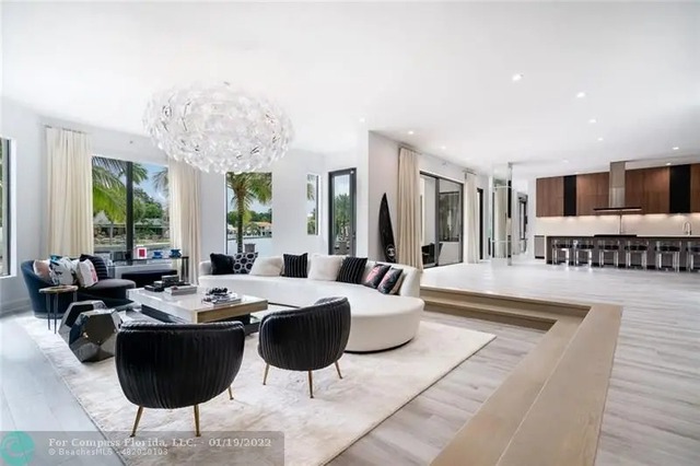 Messi chi 260 tỷ mua biệt thự ở Mỹ: Rộng 10.000m2, c&oacute; 8 ph&ograve;ng ngủ, 9 ph&ograve;ng tắm - Ảnh 6.