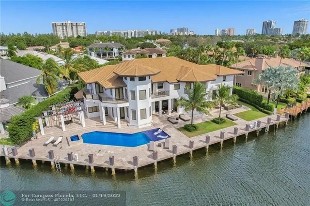 Messi chi 260 tỷ mua biệt thự ở Mỹ: Rộng 10.000m2, c&oacute; 8 ph&ograve;ng ngủ, 9 ph&ograve;ng tắm - Ảnh 2.