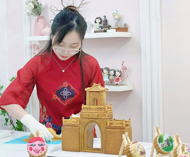 Đưa văn hóa Việt vào tạo hình bánh Trung thu của cô gái trẻ Hà Nội - Ảnh 1.