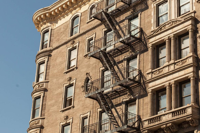 Câu chuyện đằng sau cầu thang thoát hiểm – biểu tượng nổi tiếng của New York