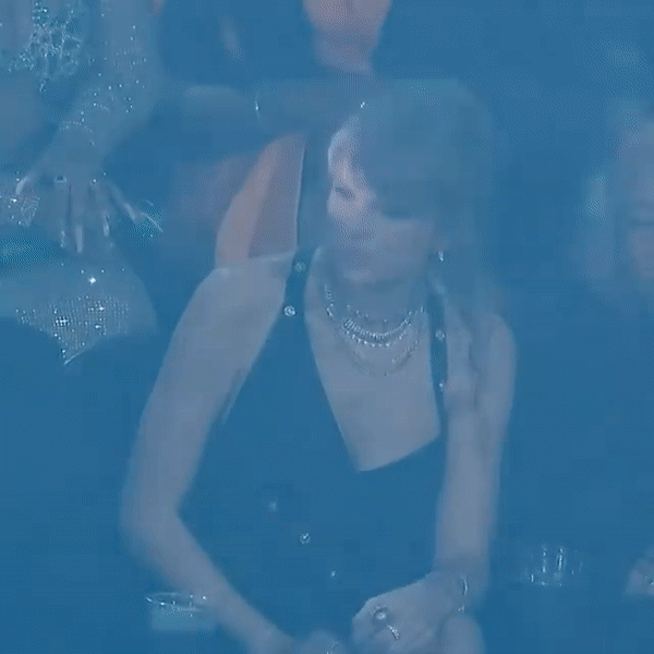 Nữ hoàng VMAs 2023 gọi tên Taylor Swift: Chặt chém trên thảm hồng, giật 9 chiếc cúp không bằng khoảnh khắc rơi nhẫn 400 triệu - Ảnh 15.