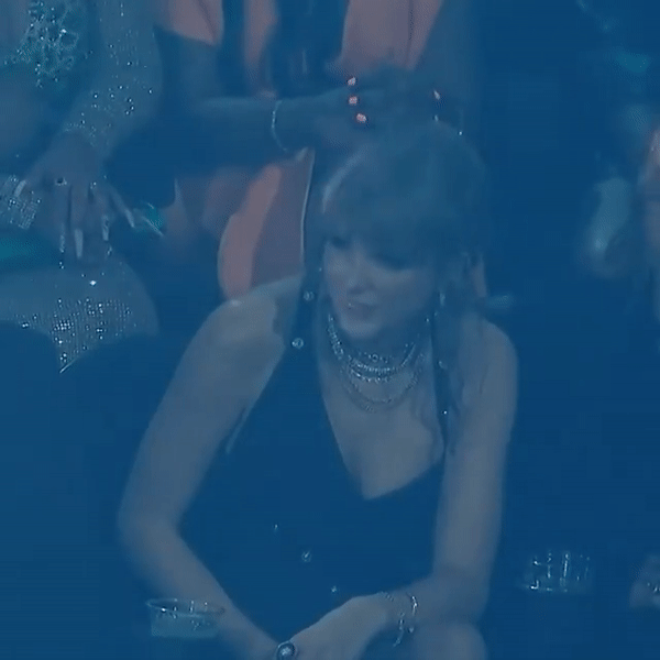 Nữ hoàng VMAs 2023 gọi tên Taylor Swift: Chặt chém trên thảm hồng, giật 9 chiếc cúp không bằng khoảnh khắc rơi nhẫn 400 triệu - Ảnh 14.