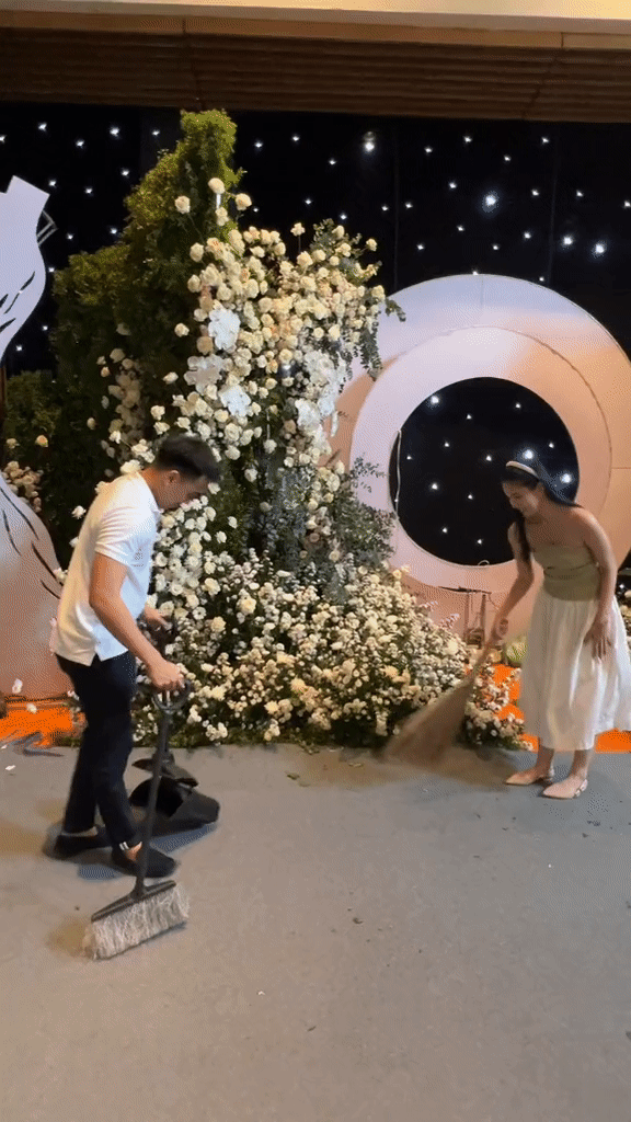 Chồng Tiến sĩ của Á hậu Phương Anh tập đàn piano chuẩn bị thể hiện tài năng trong đám cưới - Ảnh 3.