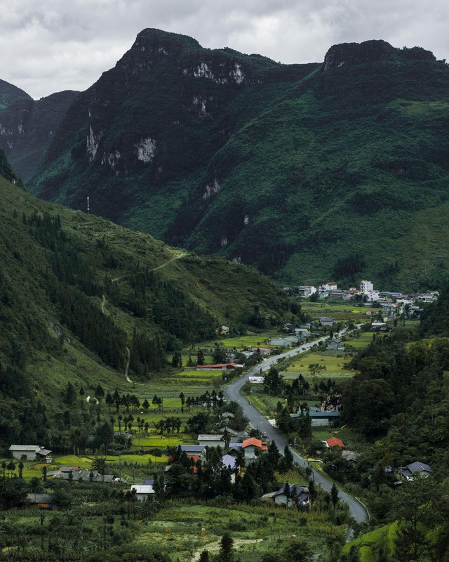 Tấm ảnh chụp Việt Nam đẹp ngang ngửa Thuỵ Sĩ khiến dân tình trầm trồ, thi nhau tìm địa chỉ - Ảnh 1.