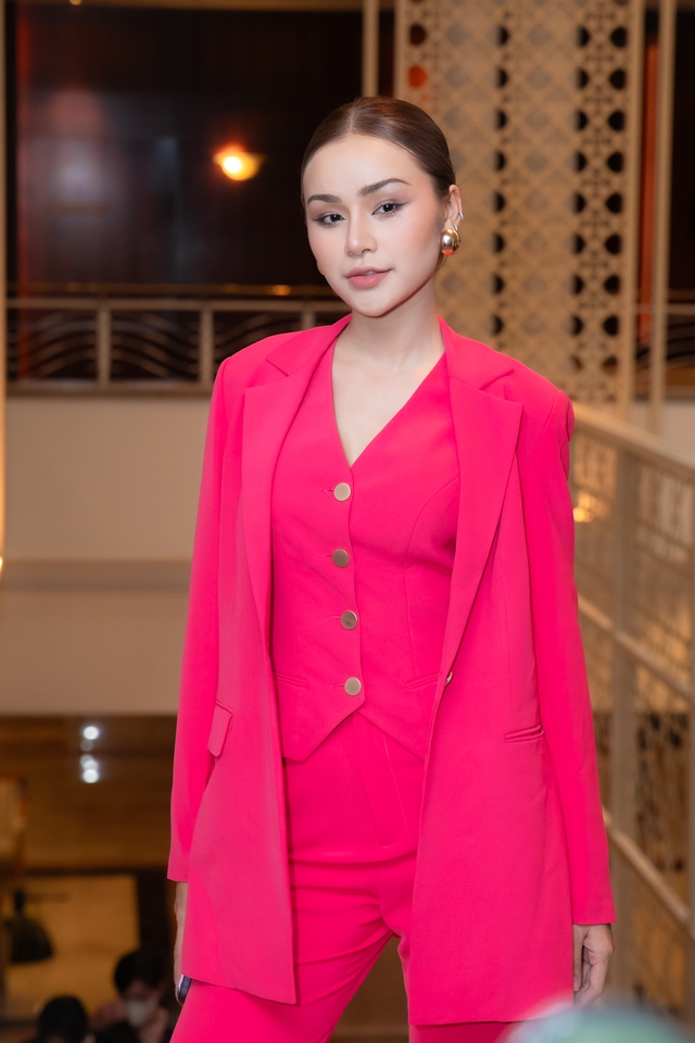 Thảm đỏ công bố top 18 Miss Universe Vietnam 2023: Lan Khuê vắng mặt, Hương Ly lộ diện khác lạ - Ảnh 12.