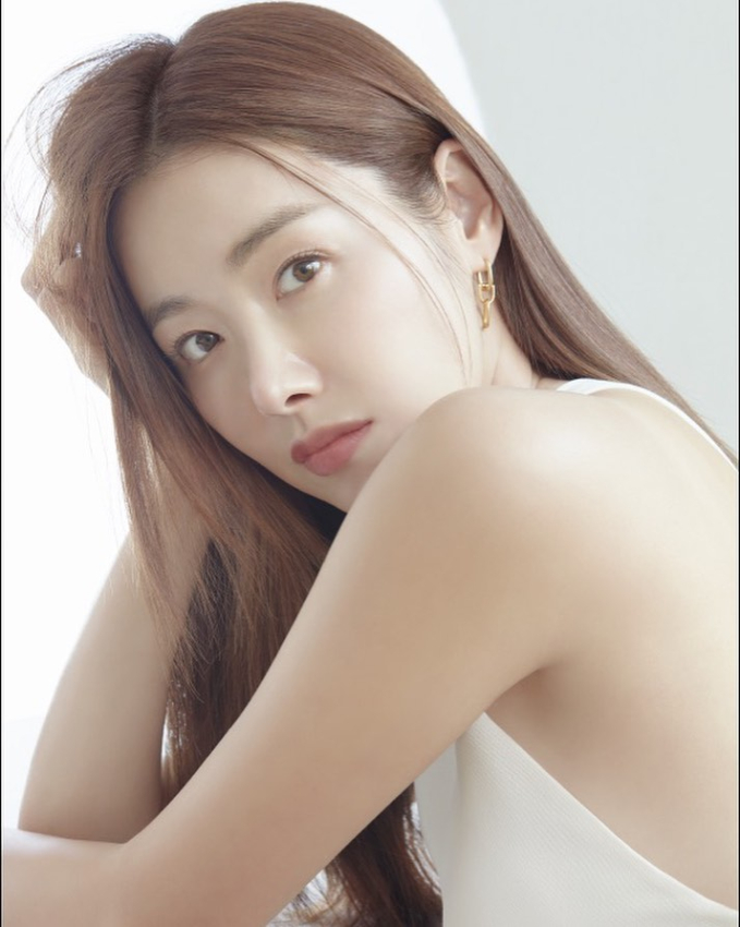 Mỹ nh&acirc;n dao k&eacute;o nghỉ đ&oacute;ng phim để l&agrave;m việc nh&agrave;: Vi&ecirc;n m&atilde;n v&igrave; cưới bạn th&acirc;n, U40 trẻ như mới v&agrave;o nghề - Ảnh 6.