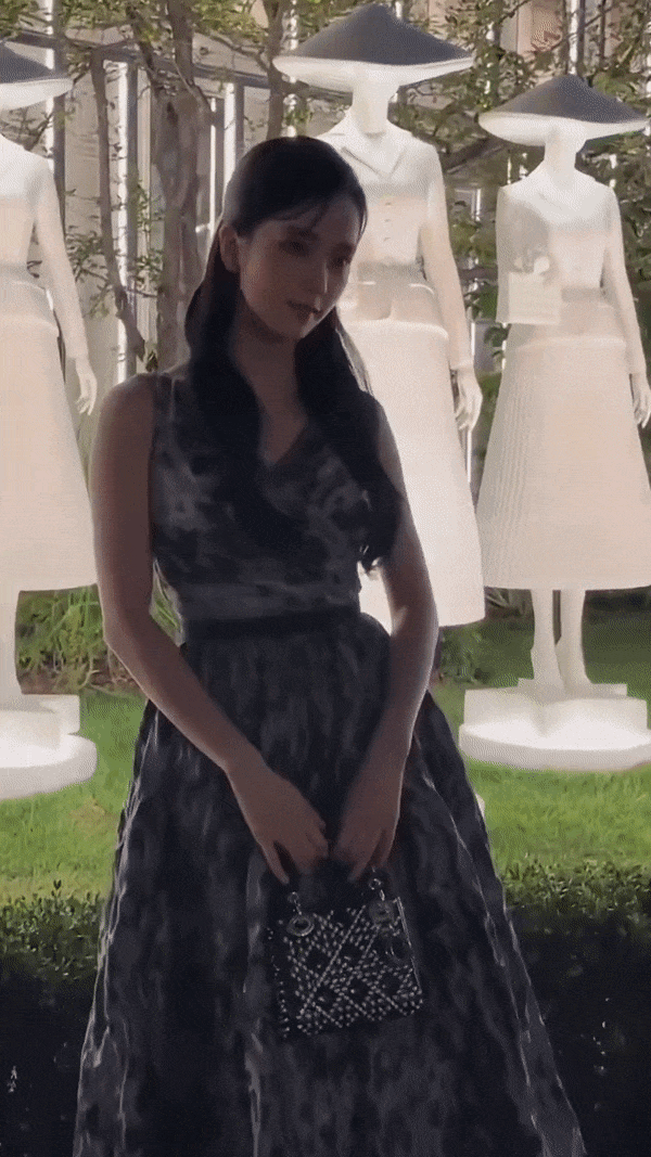 Jisoo - Han So Hee visual đối lập tại sự kiện, nhưng đều c&oacute; 1 điểm chung ở loạt ảnh cam thường! - Ảnh 6.