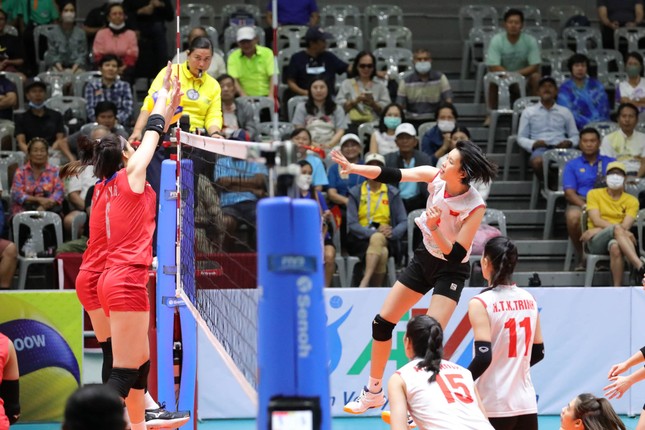 Tuyển bóng chuyền nữ Việt Nam giành ngôi đầu bảng giải Vô địch châu Á 2023 đầy thuyết phục - Ảnh 2.