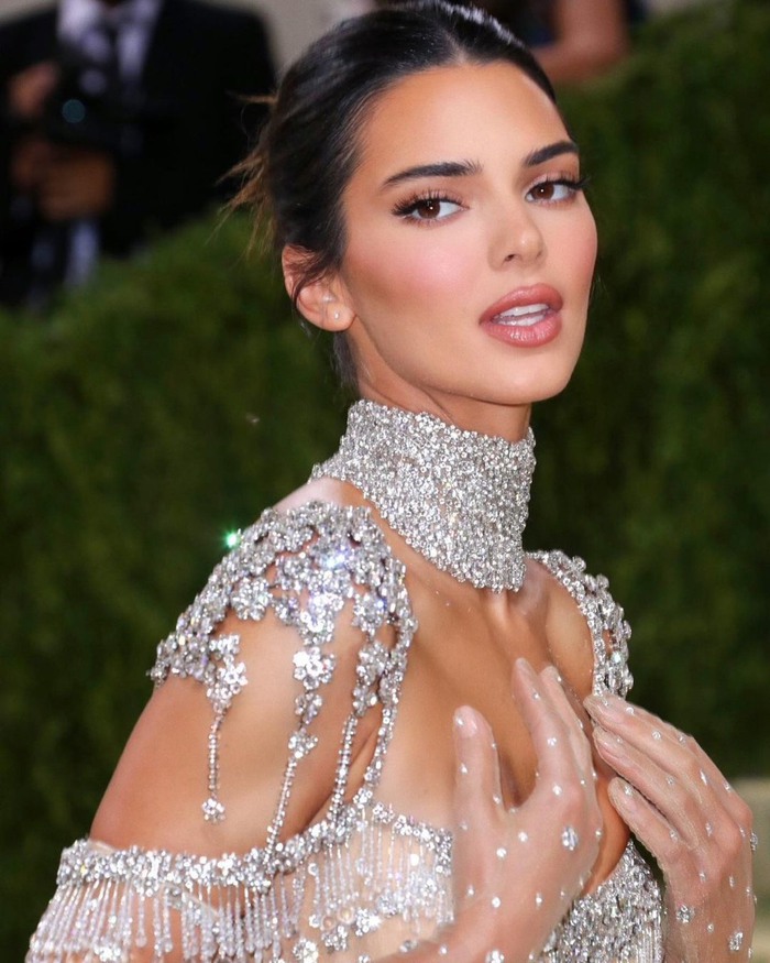 Bí quyết giữ dáng của người mẫu nổi tiếng Kendall Jenner - Ảnh 2.