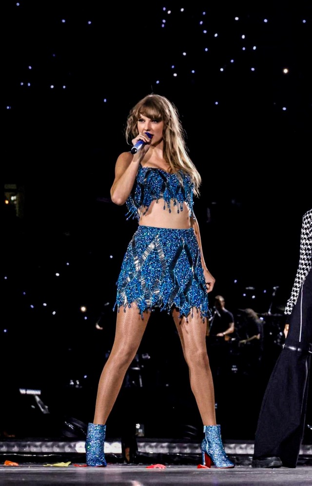 Taylor Swift: Eras Tour kiếm được 26 triệu USD tiền bán trước tại các rạp AMC - Ảnh 4.