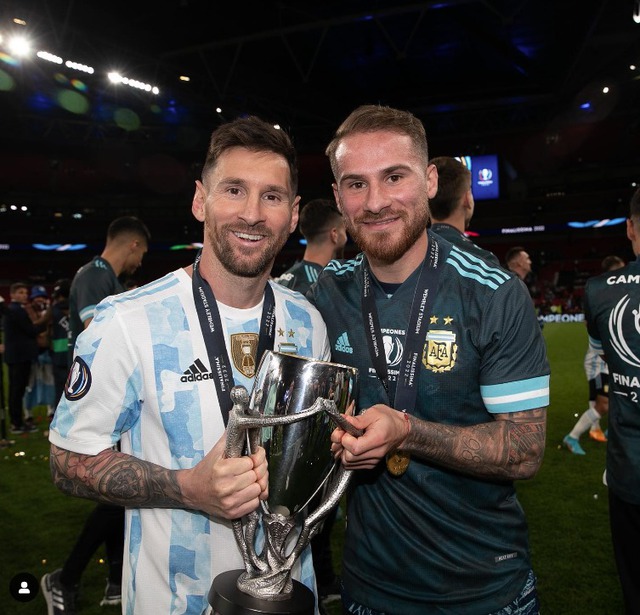 Sao bóng đá tiết lộ điều giúp Messi trở thành người đội trưởng đáng ngưỡng mộ - Ảnh 1.