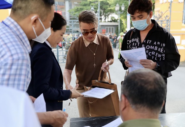 Tòa bác đề nghị hoãn phiên xét xử bà Nguyễn Phương Hằng của luật sư - Ảnh 2.