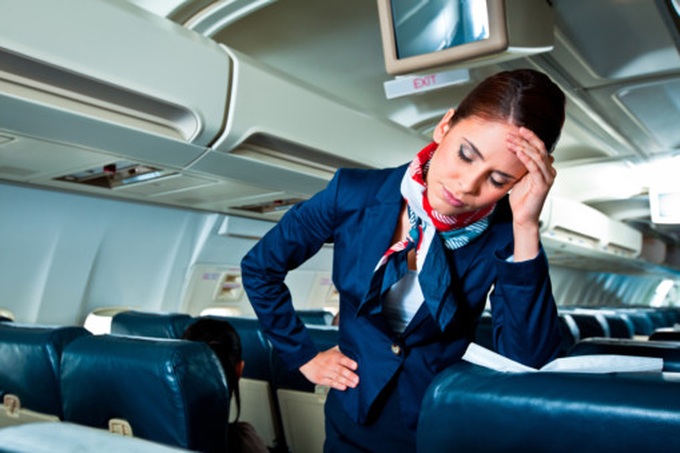 Nữ tiếp viên hàng không tiết lộ nỗi khổ tâm trong nghề ít ai biết, có thể bị 'hỏi thăm' quanh năm
