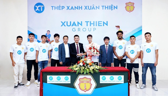 Văn Toàn kí hợp đồng gia nhập CLB Nam Định - Ảnh 3.