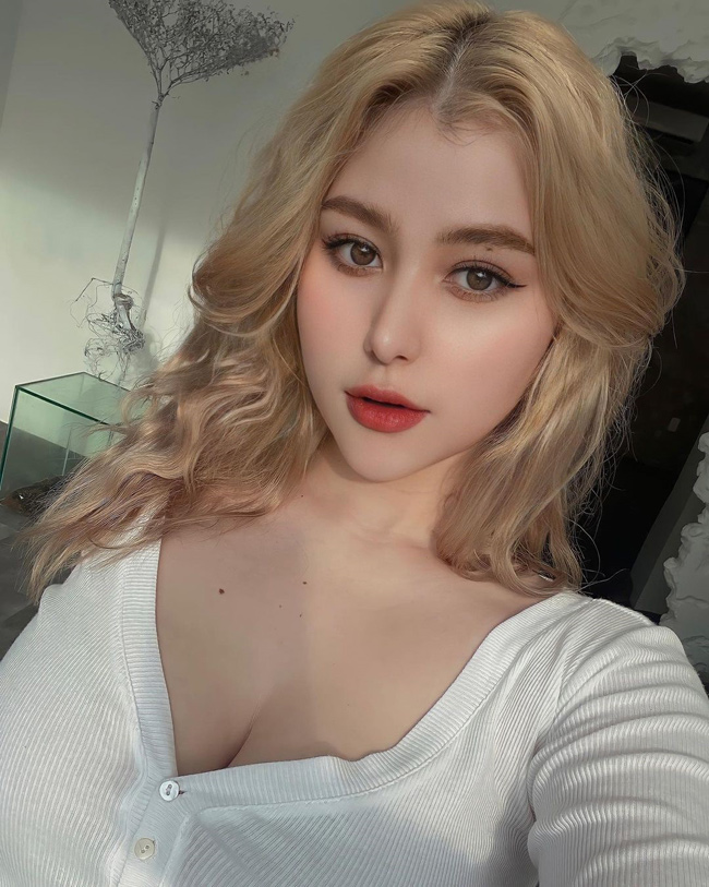 Cam thường bóc nhan sắc cặp bạn thân hot girl Xoài Non - Sunna: Ai giữ vững visual đỉnh như ảnh mạng? - Ảnh 4.