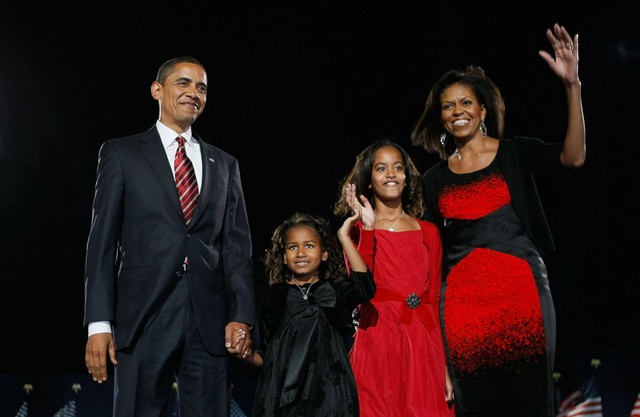 Con gái út nhà Obama sau 6 năm rời Nhà Trắng: Rũ bỏ hình tượng chỉn chu, gây chú ý bởi phong cách phóng khoáng - Ảnh 1.