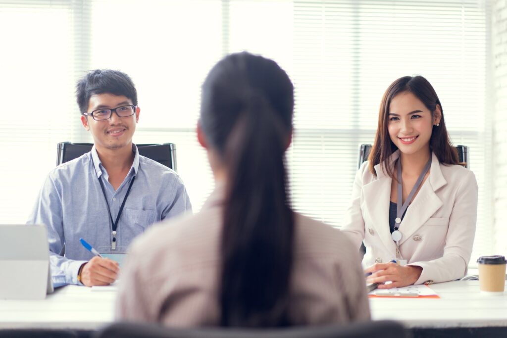 Hỏi ứng viên nữ: Hai ngọn núi lớn khiến bạn gặp áp lực là gì?, tất cả ngượng ngùng, chỉ 1 người hoá giải được! - Ảnh 2.