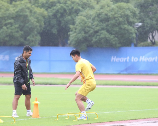 Một cầu thủ tuyển Olympic Việt Nam bị treo giò nhưng lại có tin vui từ Phan Tuấn Tài - Ảnh 1.
