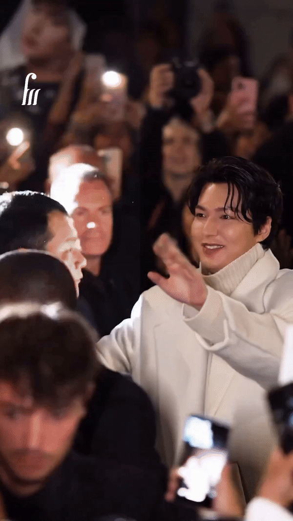 Anh Tú được truyền thông và fan girl Milan săn đón, Lee Min Ho bảnh dù vẫn còn mũm mĩm, Suho (EXO) thì sao? - Ảnh 3.