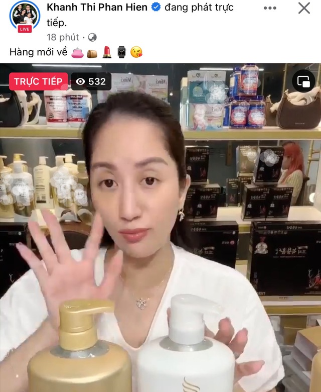 Sinh con chưa đầy th&aacute;ng Kh&aacute;nh Thi đ&atilde; b&aacute;n h&agrave;ng chốt đơn, nhan sắc g&acirc;y ch&uacute; &yacute; - Ảnh 1.