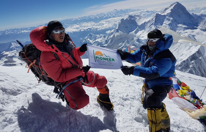 Chuyện ly kỳ về người đàn ông tưởng bỏ mạng trên đỉnh Everest