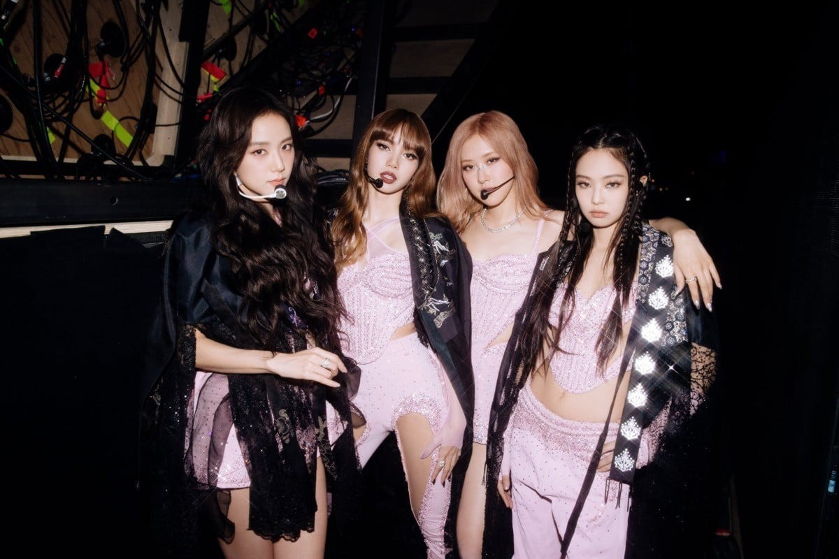 Trang phục đẹp nhất của BlackPink - Ảnh 1.