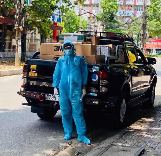 Ch&agrave;ng trai 7 năm mắc ung thư l&aacute;i h&agrave;ng trăm chuyến xe thiện nguyện: T&ocirc;i may mắn... chưa chết, vẫn c&ograve;n sức để gi&uacute;p đời - Ảnh 2.