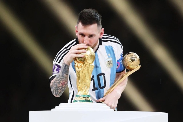 Thời gian bầu chọn Quả bóng vàng 2023 sắp hết: Messi sáng cửa vượt mặt Haaland để chiến thắng - Ảnh 2.