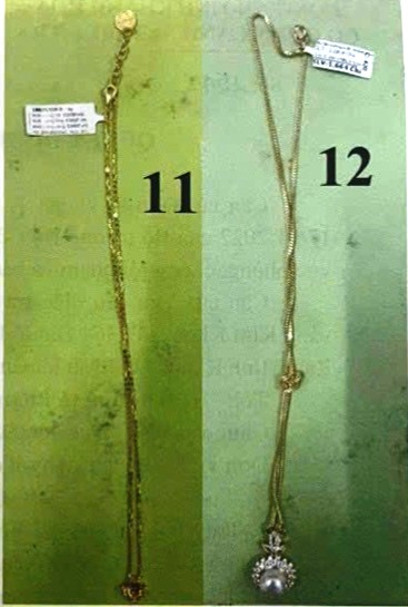 Vụ cướp tiệm vàng ở Cam Ranh: Công an truy tìm 12 mẫu trang sức, xe máy - Ảnh 2.