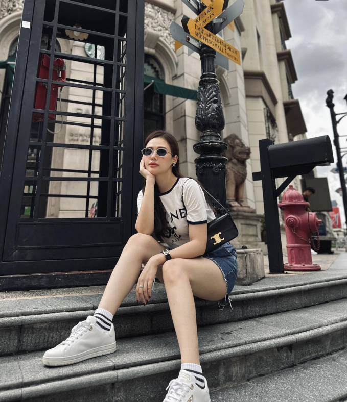 Xả kho loạt ảnh đi du lịch, Phanh Lee để lộ chi tiết được chồng thiếu gia cưng như trứng mỏng sau khi kết h&ocirc;n - Ảnh 3.