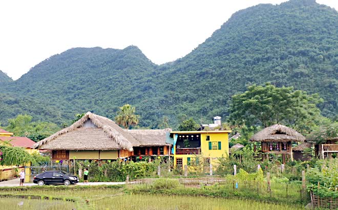 Phát hiện thung lũng như bước ra từ truyện cách Hà Nội hơn 200km, du khách nhận xét xứng đáng được biết tới nhiều hơn - Ảnh 6.