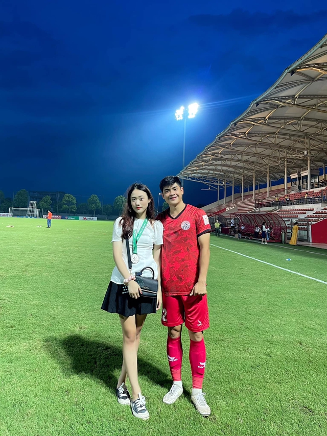Cầu thủ U23 Việt Nam cầu hôn bạn gái đúng dịp trung thu, được nàng gật đầu đồng ý - Ảnh 5.