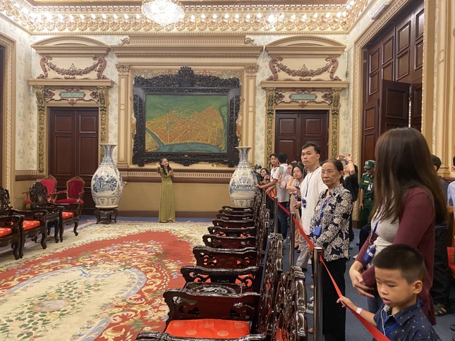 Thông tin mới về tour tham quan tòa nhà UBND TPHCM - Ảnh 3.