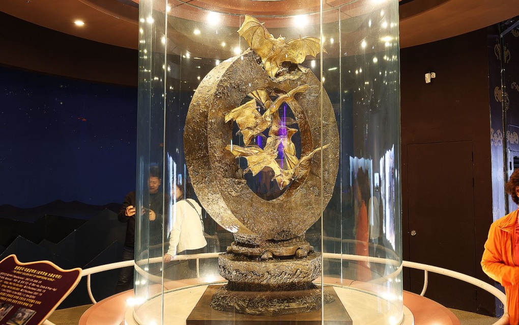 Bức tượng vàng nặng 162kg từng bị chê là lãng phí nhưng nay lại bất ngờ tăng giá hàng chục triệu USD chỉ vì một lý do bất ngờ.