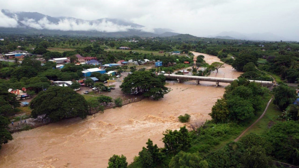 Lũ dâng cao, chính quyền Campuchia khuyến cáo người dân tìm nơi trú ẩn