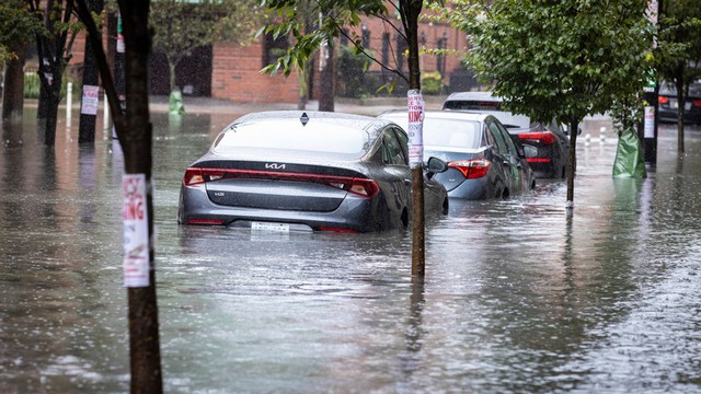 Mỹ ban bố tình trạng khẩn cấp vì ngập lụt nghiêm trọng ở New York - Ảnh 12.