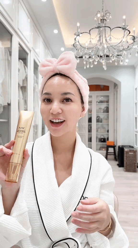 ayollarning külotlaridagi ulkan Dik