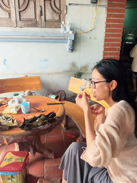 Bùi Khánh Linh ở phố chuẩn dáng Á hậu, về quê để mặt mộc xắn tay áo rửa bát như ai - Ảnh 3.