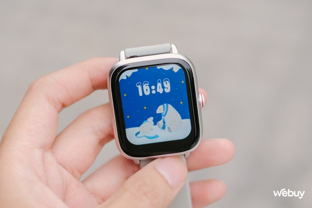 Smartwatch chính hãng giá 399.000 đồng: Thiết kế giống Apple Watch, khung viền nhôm, có loa/mic thoại, pin 7 ngày - Ảnh 1.