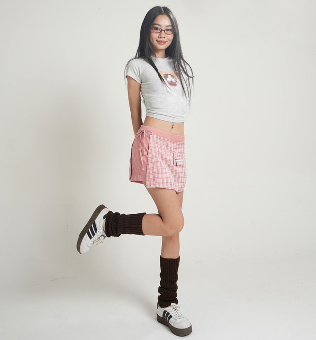 L&agrave;m mới tủ đồ back2school với 5 mẫu &aacute;o đơn giản, dễ ứng dụng lại kh&oacute; lỗi mốt - Ảnh 1.