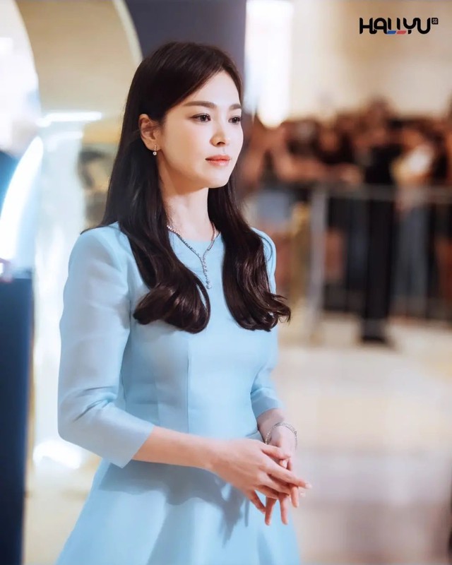 2 cực phẩm nhan sắc hội tụ: Song Hye Kyo đẹp tựa công chúa, Cha Eun Woo có bị dìm visual? - Ảnh 6.