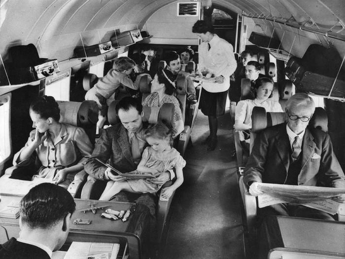 Bộ ảnh cho thấy đi máy bay đã thay đổi thế nào suốt 100 năm qua, đặc biệt nhất là 'thời đại vàng'