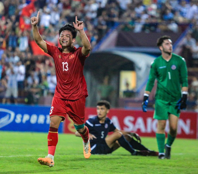 Đối thủ của U23 Việt Nam có hành động lạ mỗi khi thủng lưới, ẩn phía sau là câu chuyện đầy xúc động - Ảnh 1.