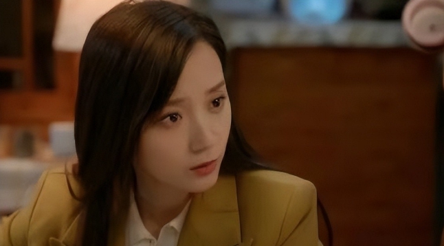 Sao nữ c&oacute; m&agrave;n n&acirc;ng tầm nhan sắc khiến netizen ph&aacute;t sốt, tho&aacute;t kiếp bị ch&ecirc; gi&agrave; trước tuổi chỉ nhờ đổi kiểu t&oacute;c - Ảnh 8.