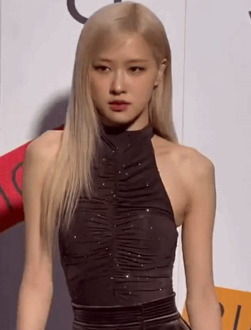 Rosé (BLACKPINK) “lộ” nhan sắc thật qua cam thường ở sự kiện, nhận đặc quyền từ thương hiệu 125 năm tuổi - Ảnh 9.